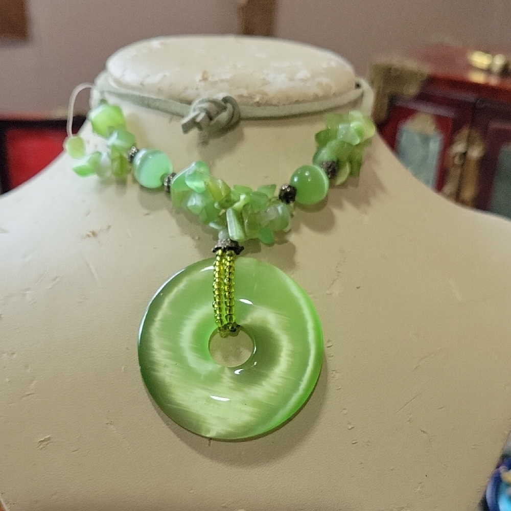 Green Cats Eye & Stone Beaded Pendant Necklace